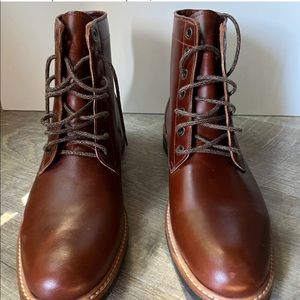 Like new - mens Nisolo leather boots - size 10 - Brandy